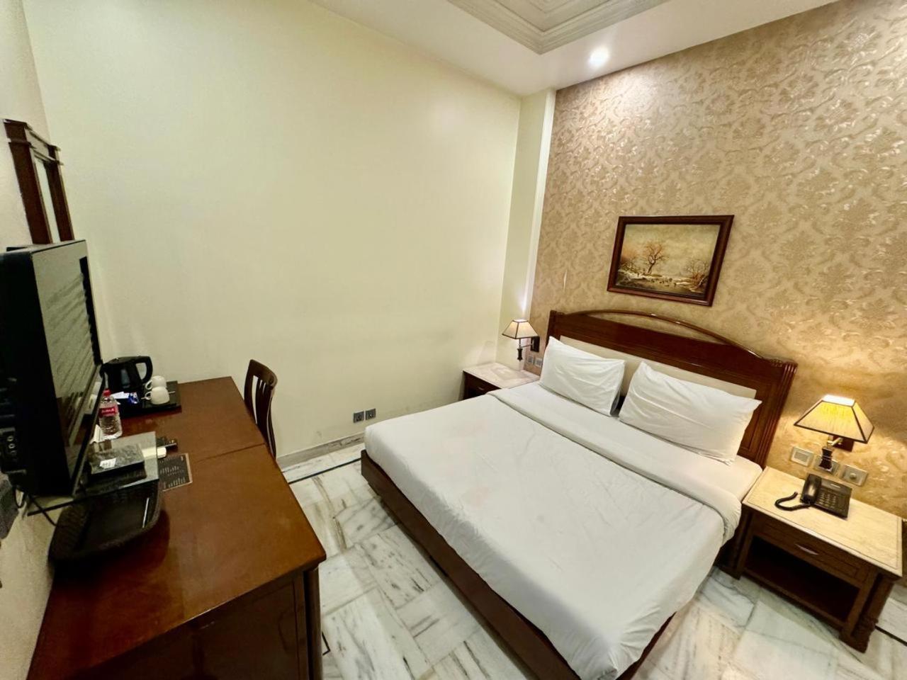 Hotel Florence Inn, Karol Bagh, New Delhi, 2 Min From Metro Экстерьер фото