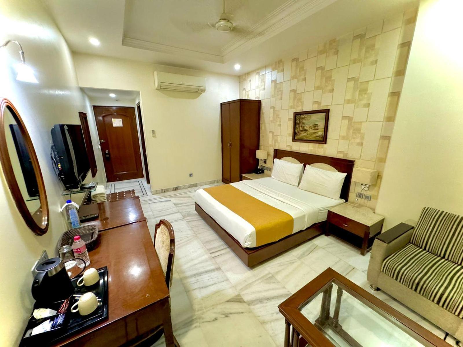 Hotel Florence Inn, Karol Bagh, New Delhi, 2 Min From Metro Экстерьер фото